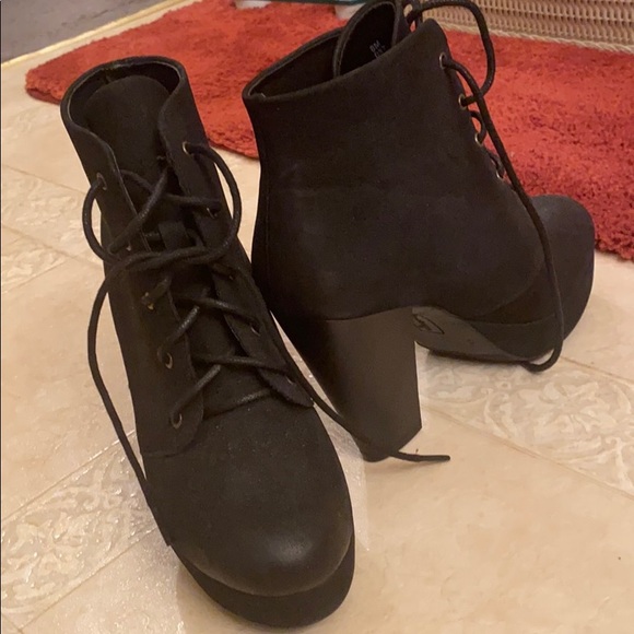 Low cut boots - Picture 3 of 3